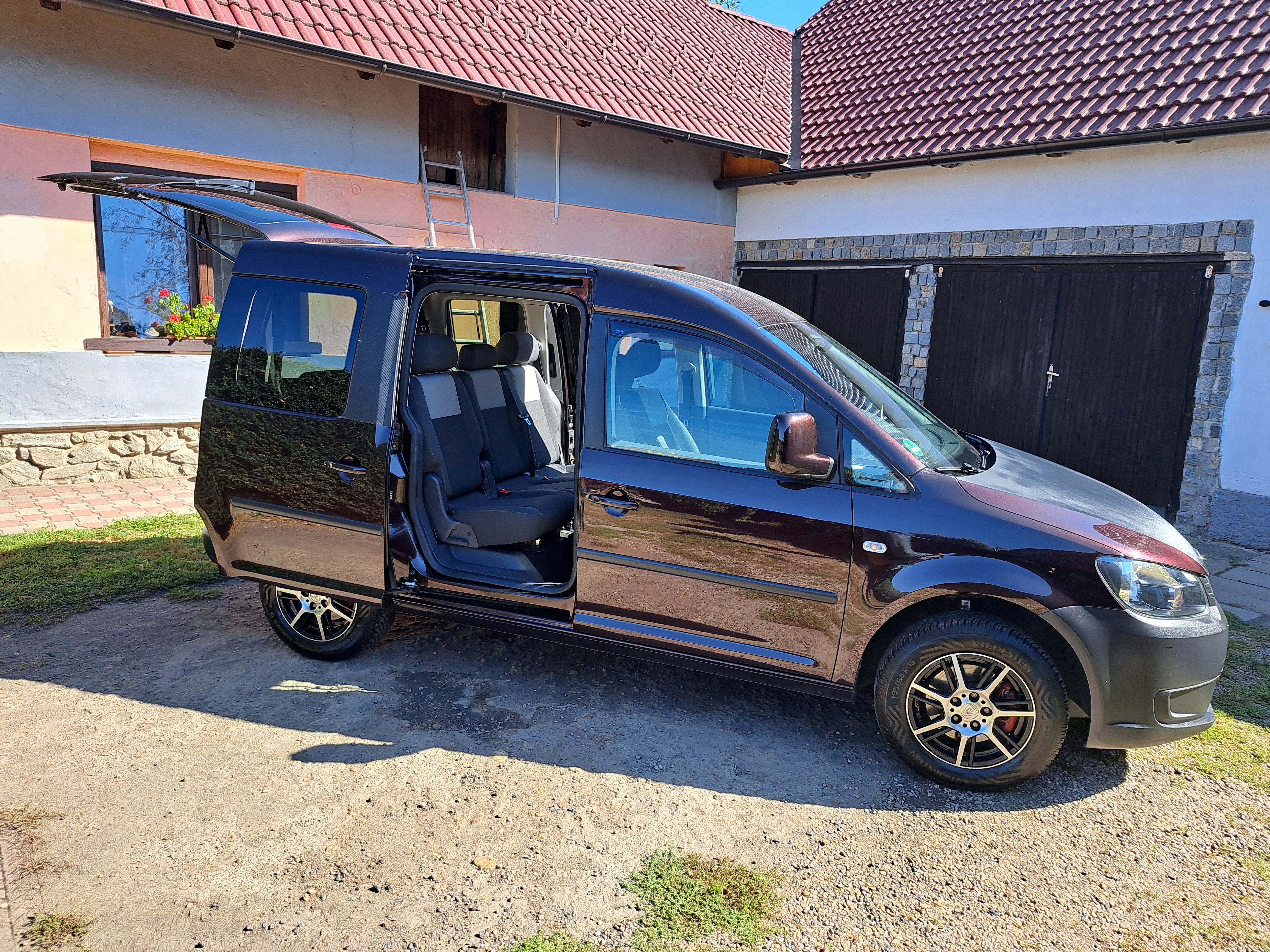 Volkswagen caddy 1.2Tsi Trendline 7míst