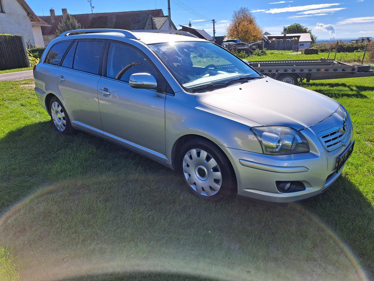 Toyota avensis 2.0 VVT-i Combi Team